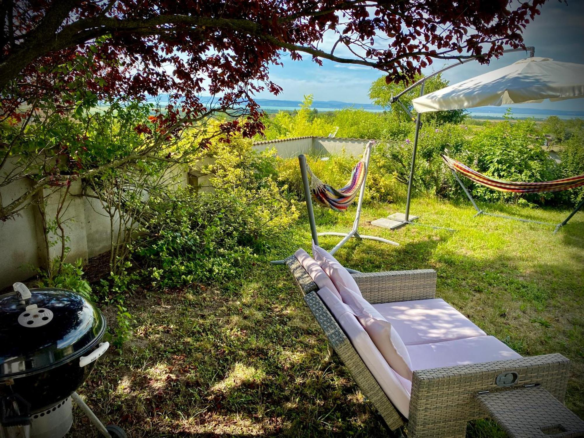 Dharma Horse Shelter Bungalows & Farmping Siófok Eksteriør bilde
